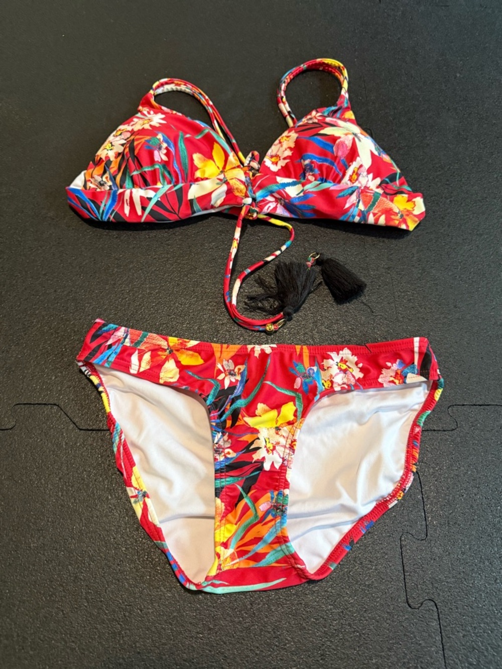 VENUS White Lined Swim Top with Floral Accent